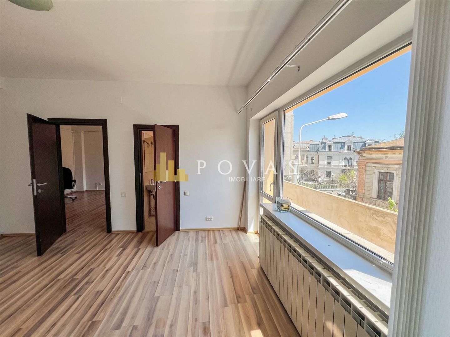 Vanzare Apartament 4 Camere UNIVERSITATE MOSILOR - Poză 1