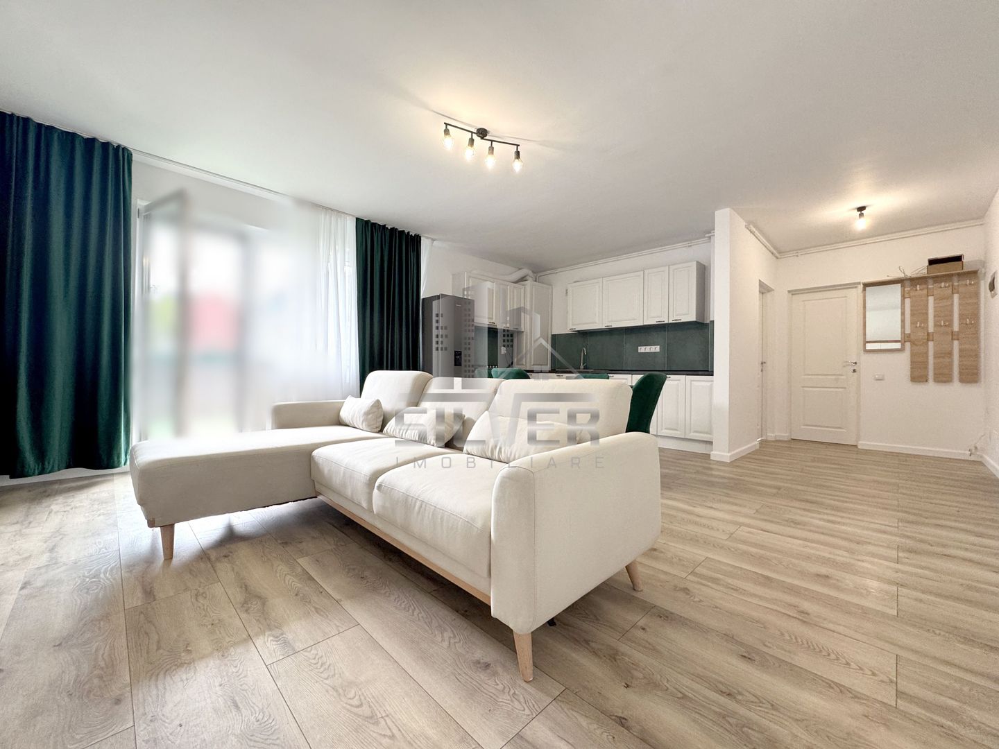 Apartament cu 2 camere/terasa 37 mp/garaj/PET FRIENDLY/Eroilor - Poză 1