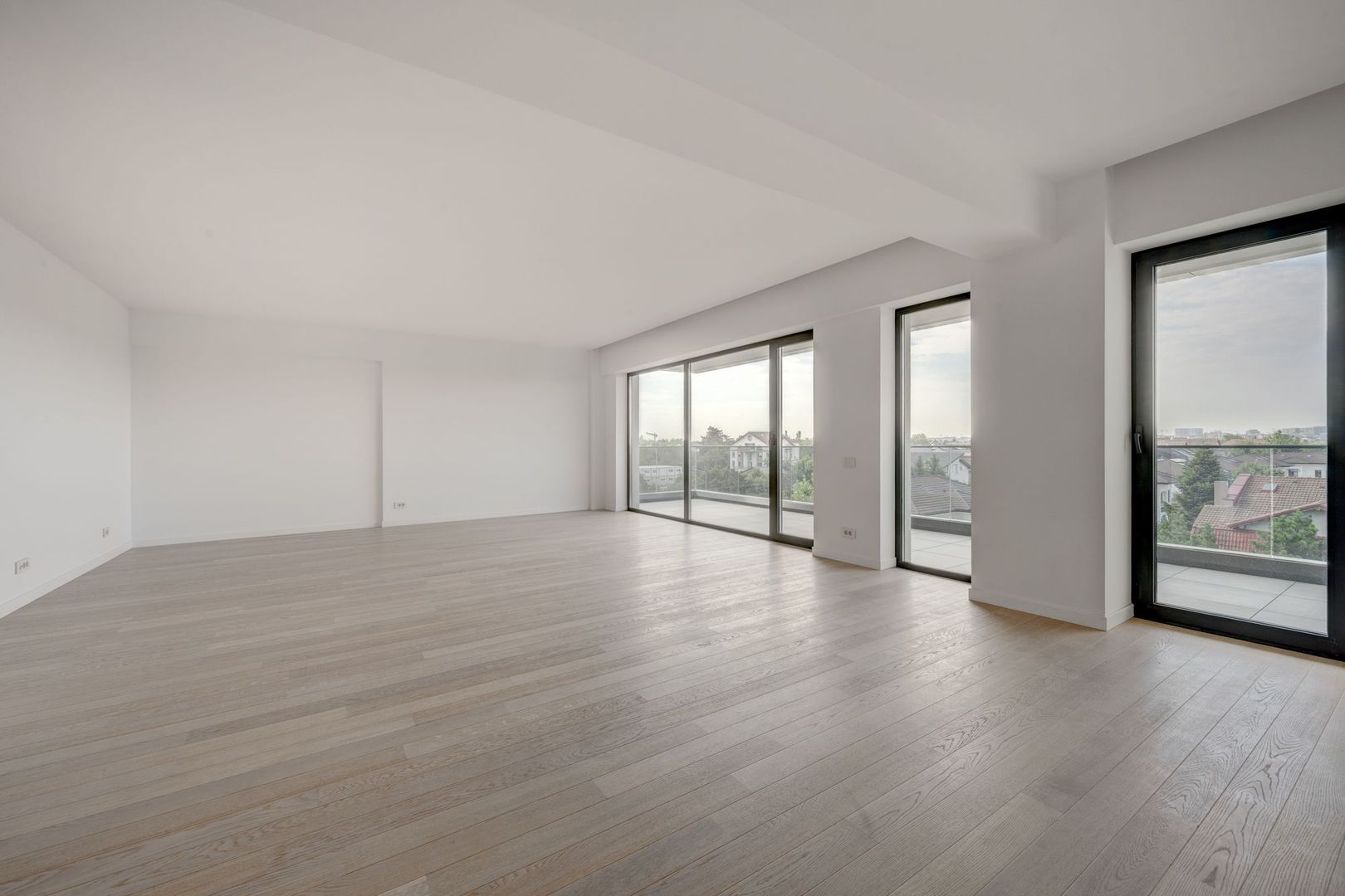Apartament deosebit in Iancu Nicolae, langa Cambridge, terasa , nou - Poză 2