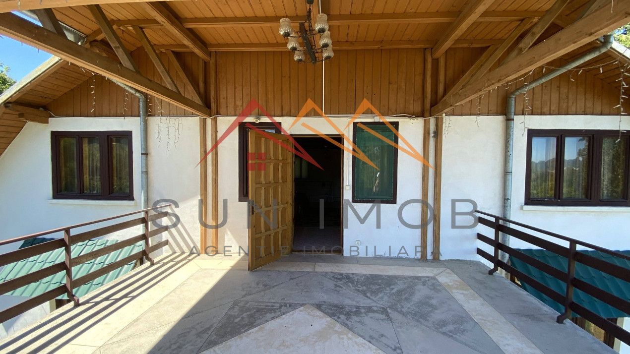 Vila de vanzare, teren 3100 mp, 7 camere, 6 grupuri sanitare, 3 CT, an 1997 - Poză 44