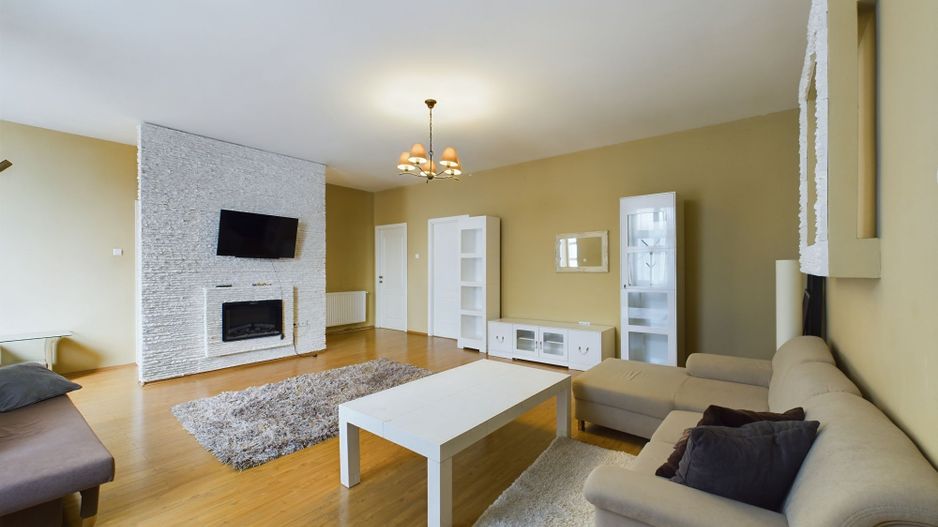 Apartament cu 3 camere Ultracentral - Poză 1
