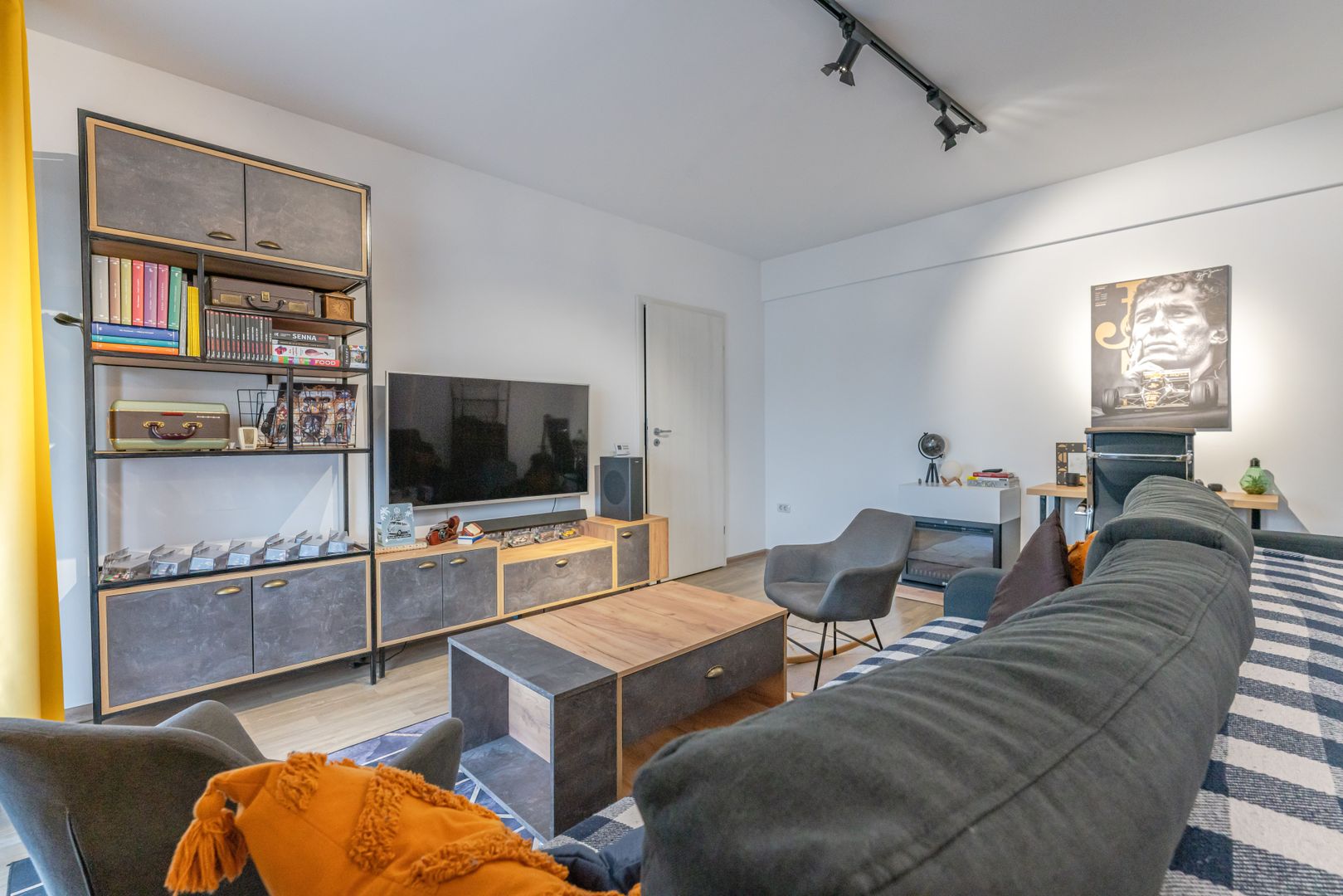 2 camere decomandat mobilat utilat cu gradina - Poză 2