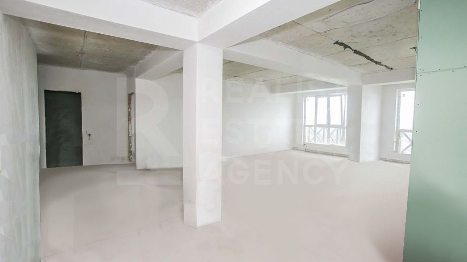 Apartament spațios cu 3 camere pe str. Trandafirilor - Poză 3