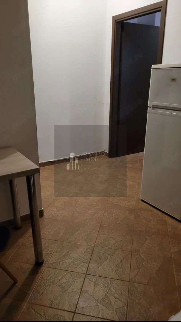 Garsoniera decomandata/etaj 1 /15 min metrou Aparatorii Patriei - Poză 2