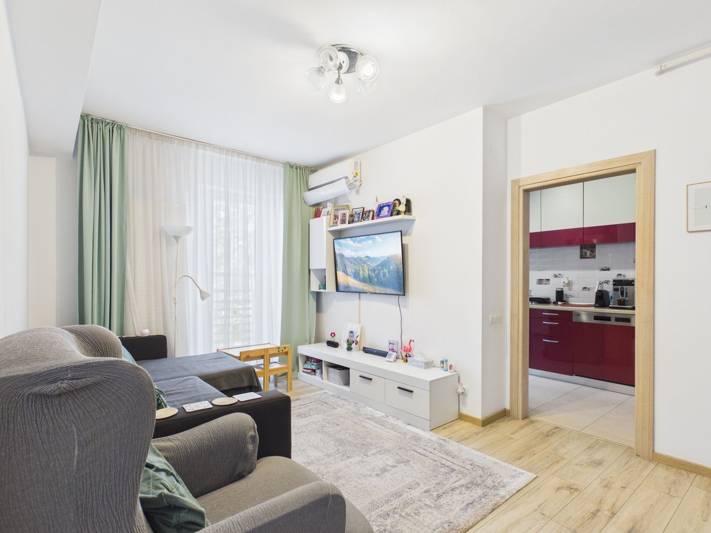 Apartament cu 3 camere la parcul Maica Teofana - Poză 3