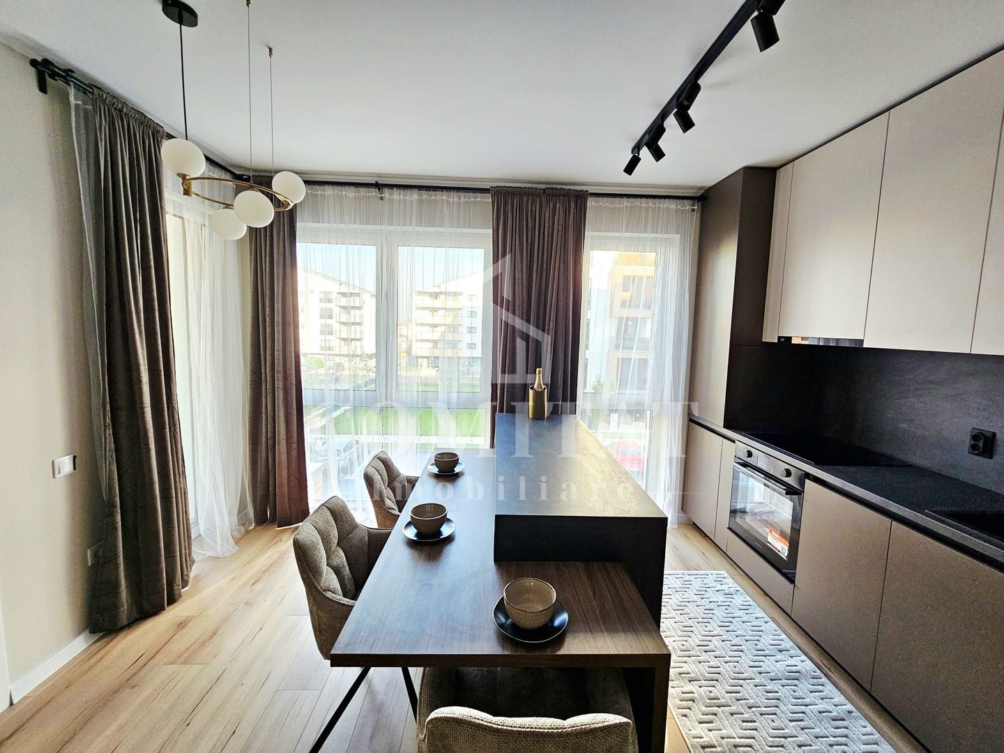 Apartament ultrafinisat | Etaj intermediar | Zona Str Tineretului - Poză 16