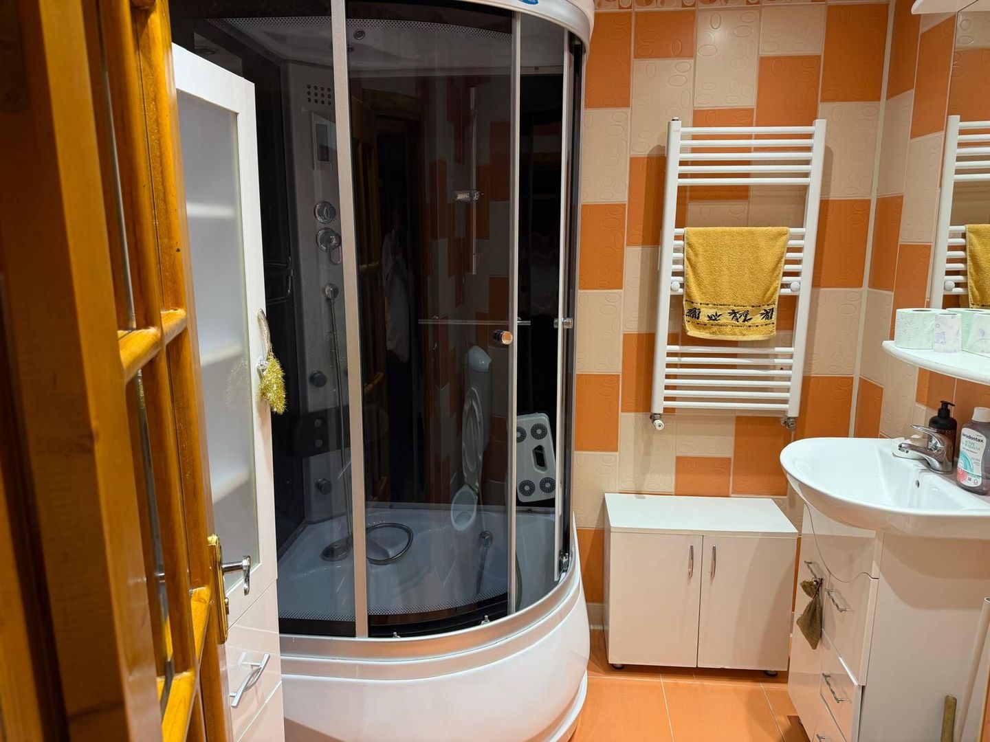 Apartament cu 3 camere, etaj 2, mobilat și utilat, zona GARA - Scoala 8; - Poză 3