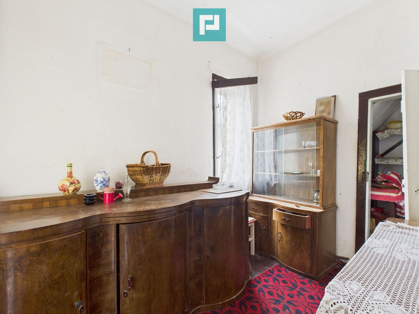 Apartament la casă cu 4 camere în Pârneava - Poză 9