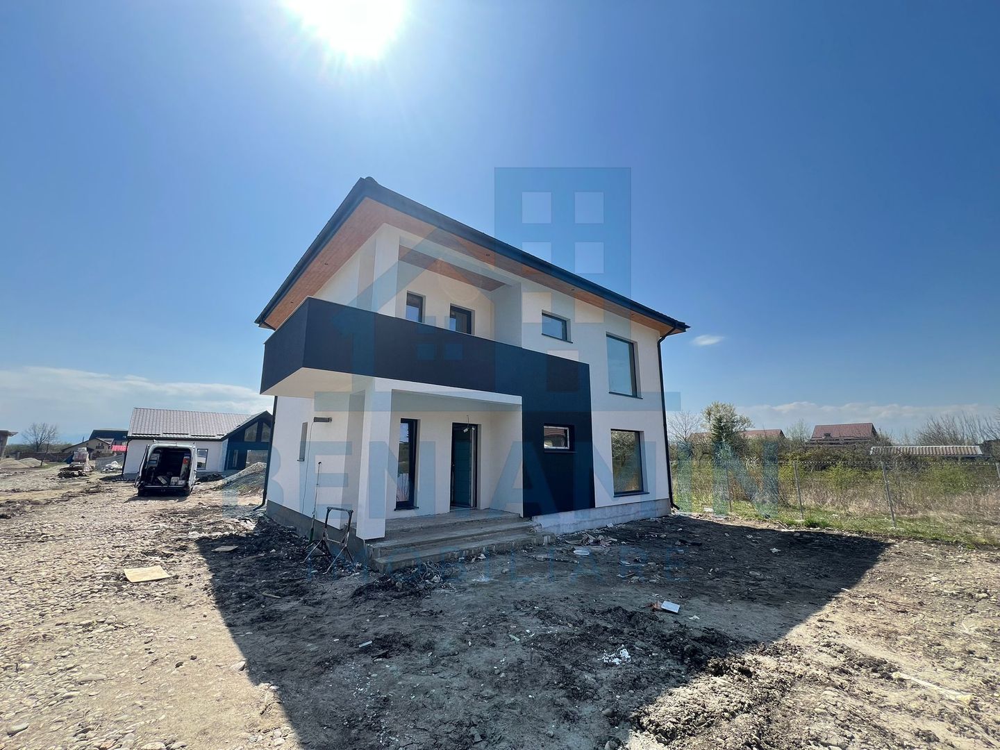 Casa-5 camere-P+1+P-147mp utili-600mp teren-Utilitati-Sanpetru - Poză 3