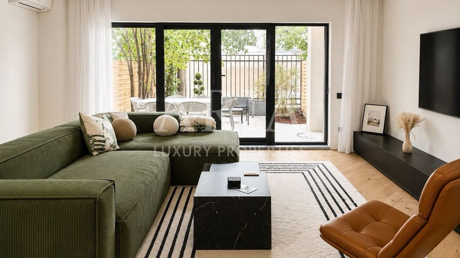 ELEGANT TOWNHOUSE | PRIVATE GARDEN | PANORAMIC TERRACES | - Poză 1