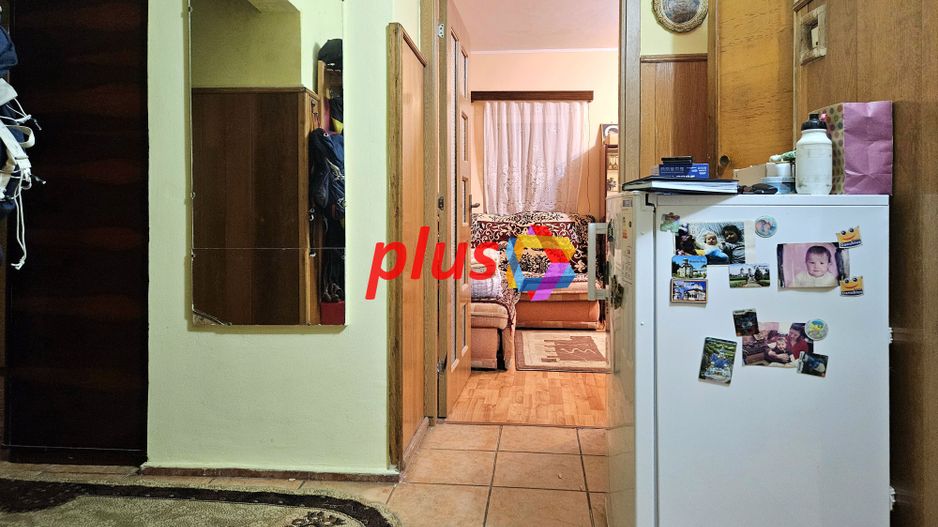 Apartament cu trei camere, zona Racadau 76 mp - Poză 3