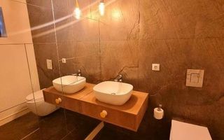 Apartament 6 camere, gradina privata - Poză 15