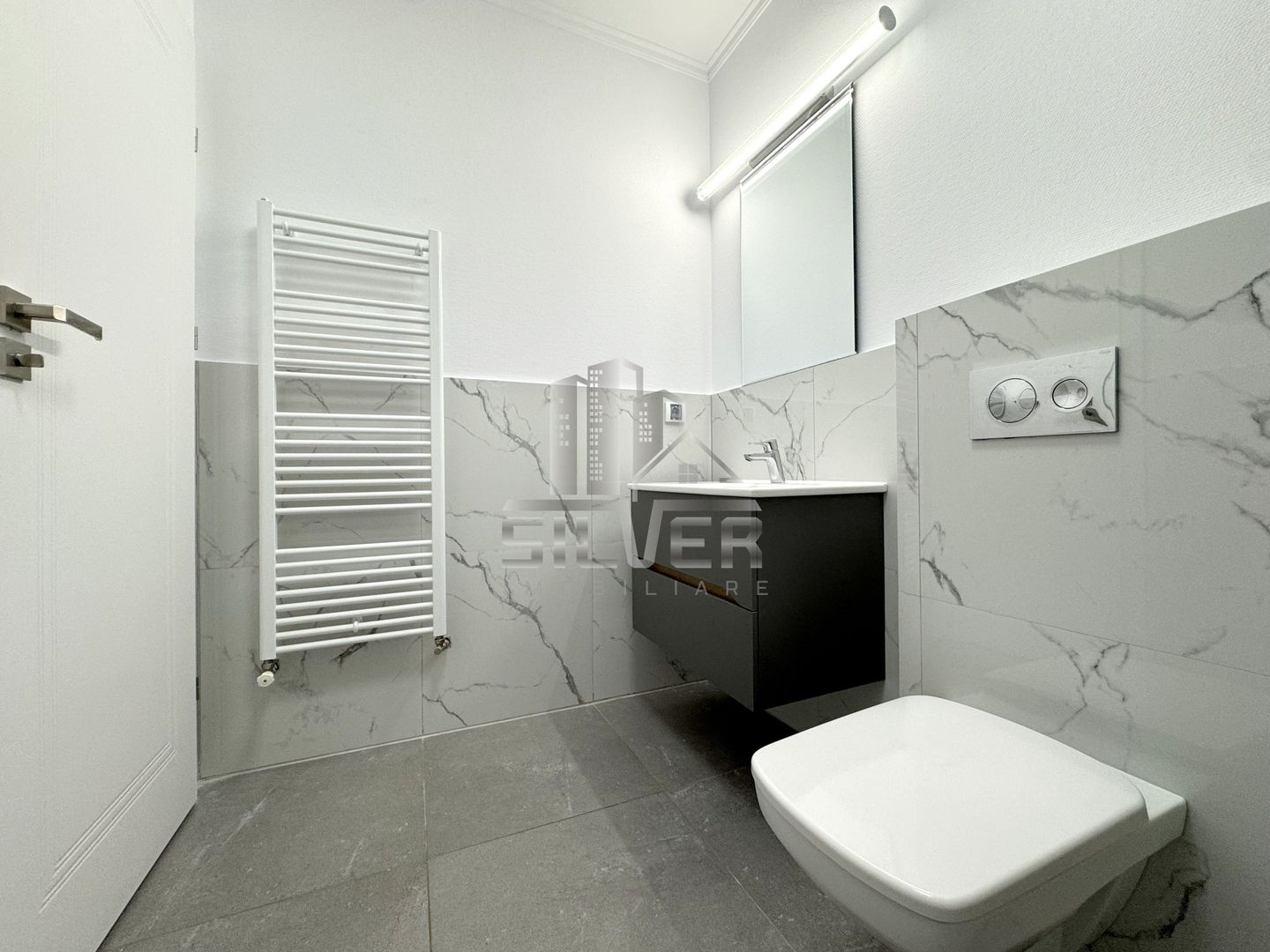 Apartament cu 4 camere /85.5mp/zona Sub Cetate. - Poză 8