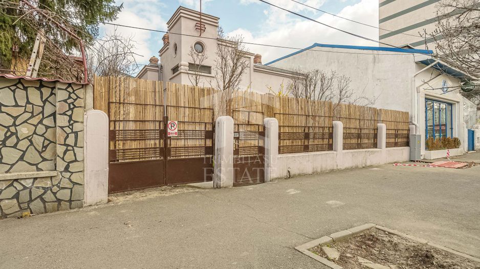 Piata Muncii - Decebal, casa 87 mp totali, 179 mp curte libera, - Poză 1