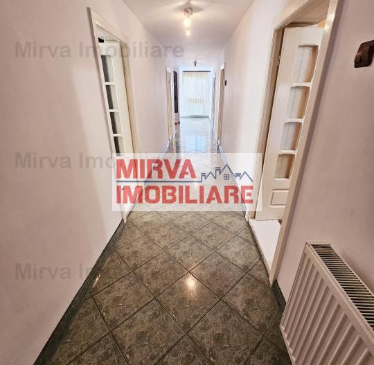 Vanzare vila 6 camere + spatiu comercial, mobilata si utilata, in Blejoi - Poză 11