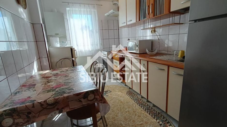 Apartament de vanzare cu 3 camere, decomandat -55 mp. balcon, pivnita - Poză 6