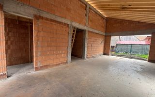 Casa spatioasa PE UN NIVEL in Sura Mica-Sibiu - Poză 1