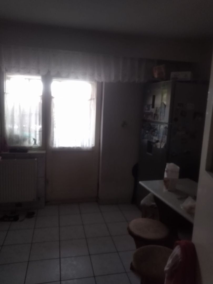 Ag EUROPA vinde apt. 2 cam. la etajul 4 in Carpati 2. - Poză 3