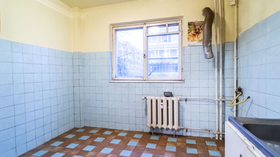 Drumul Taberei 3 camere, 4/10, bloc stradal, c-tie 1980, bucatarie mare, 2 bai - Poză 7