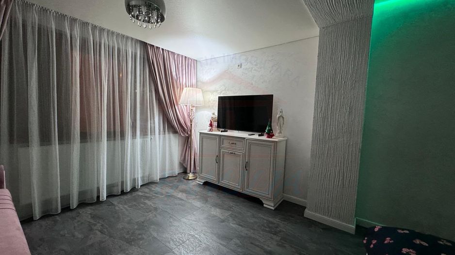 De vanzare apartament 3 camere Parter Mazepa 1 - Poză 4