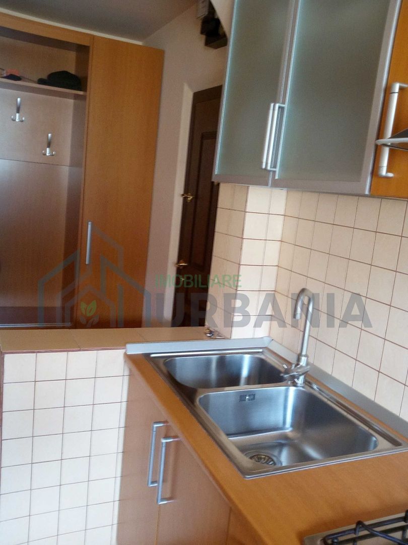 Apartament 3 camere renovat, zona Esplanada, Pașcani - Poză 2