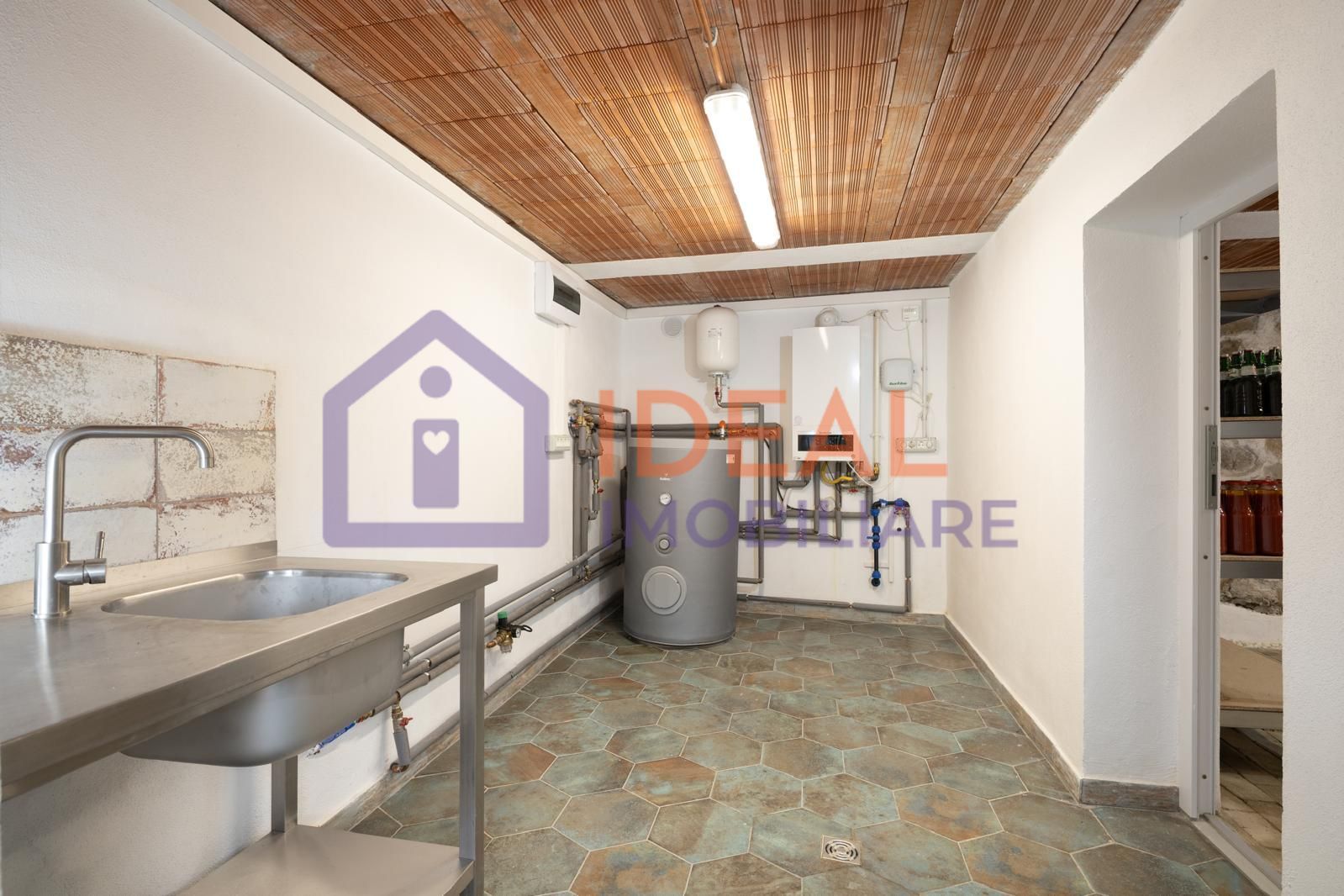 Casă deosebită de închiriat în Cisnădioara, prima inchiriere - Poză 8