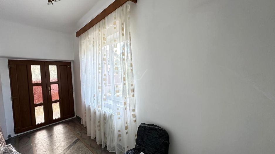 Casa individuala cu 5 camere decomandate. Pozitie excelenta. DIsponibila imediat - Poză 15