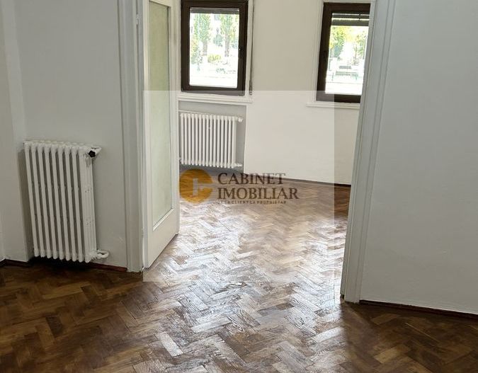 Bd Mihail Kogalniceanu - Facultatea de Drept | 3 camere  | Parter - Poză 1