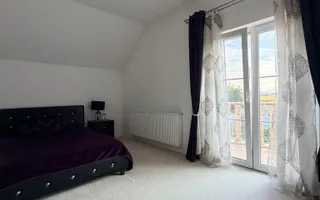 Casă spațioasă și elegantă cu teren  – Sânpetru - Poză 16