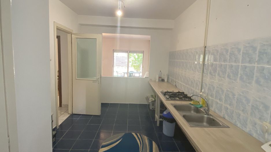 Casa de vânzare/închiriere zona Lunei - Poză 22