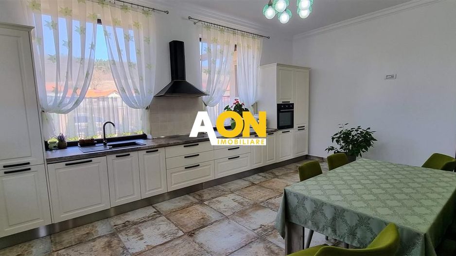 Casa 4 camere finisaje de lux 950 mp teren Com. Ciugud - Poză 7