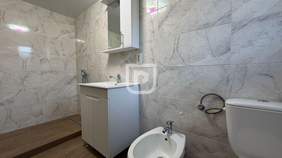 Casa renovata complet, Corlata Centru - Poză 6