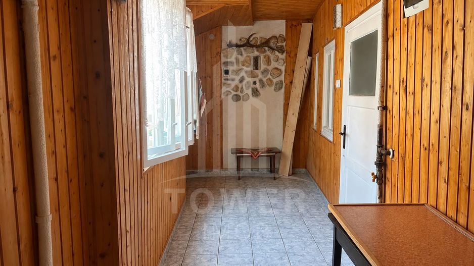 Garsonieră de închiriat – la 2 minute de centru cu curte - Poză 6