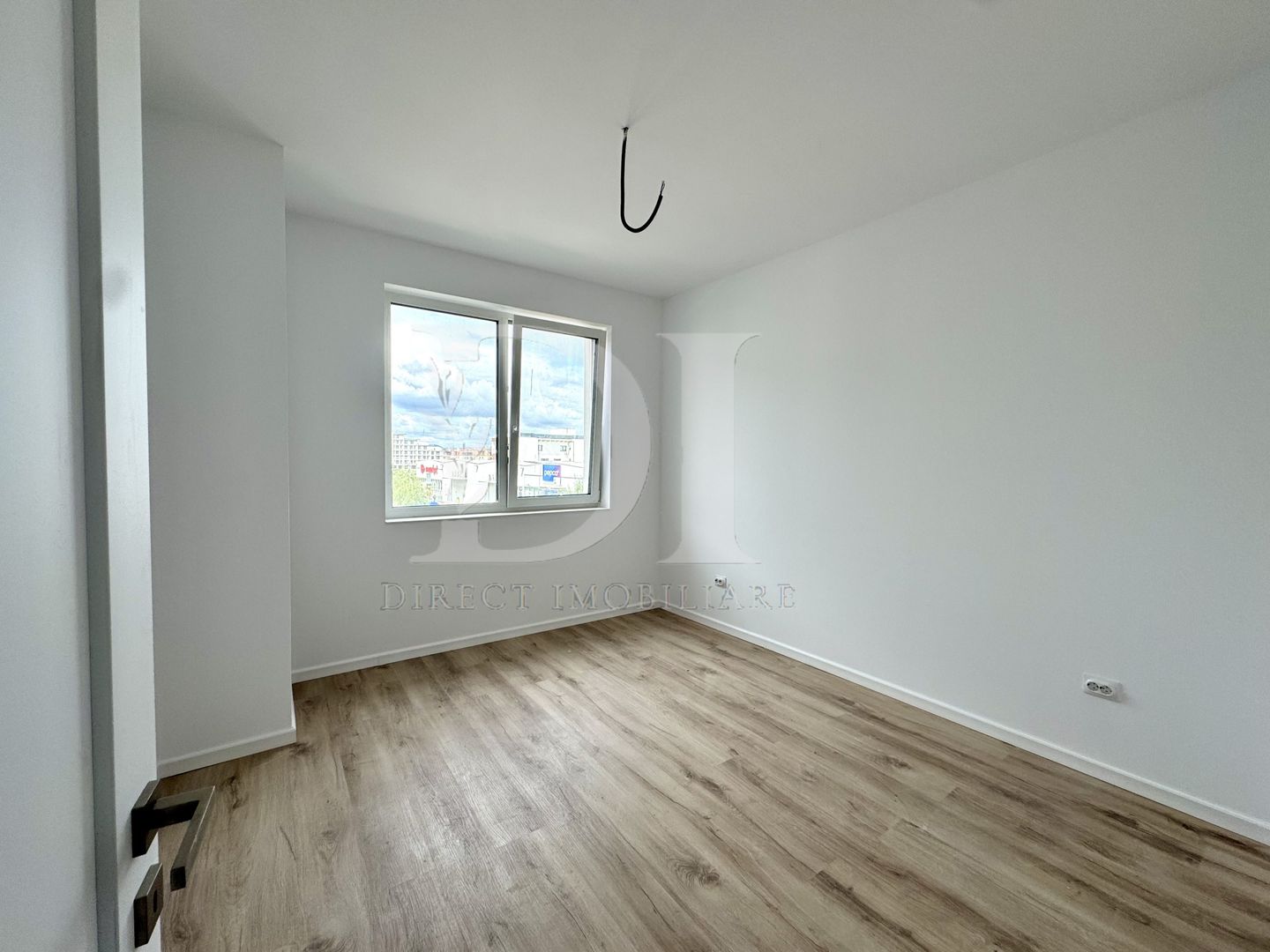 Apartament finisat / etaj intermediar / Zona Eroilor - Poză 3