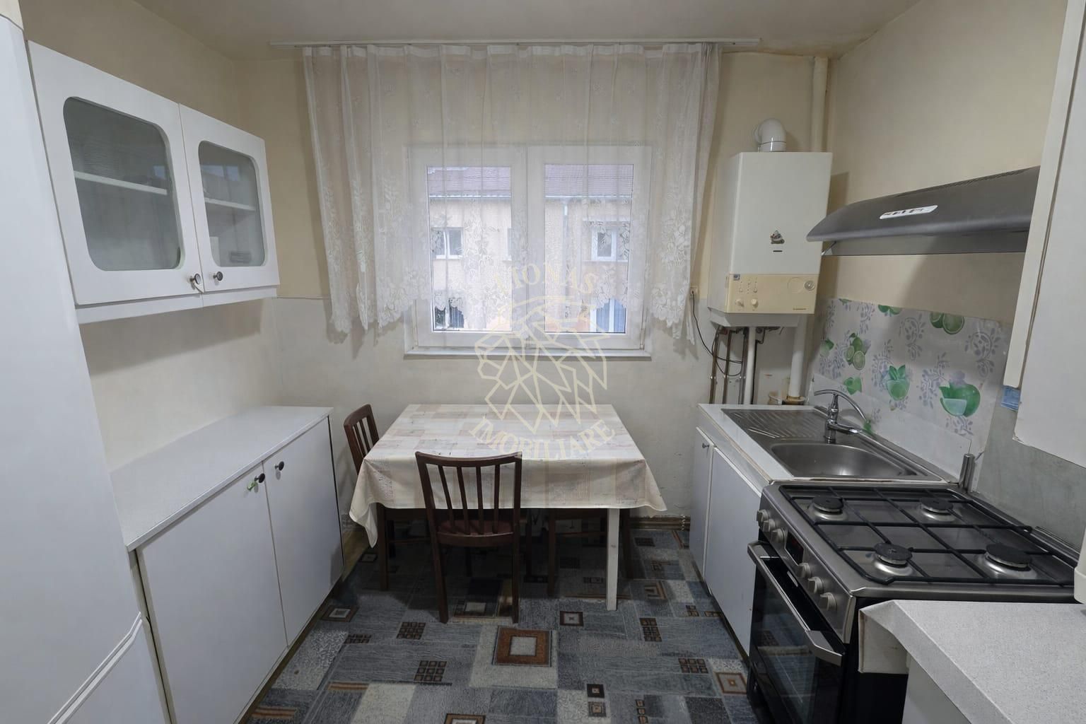 Oportunitate Investitie! Apartament 2 camere-balcon-Zona Centrala - Poză 3