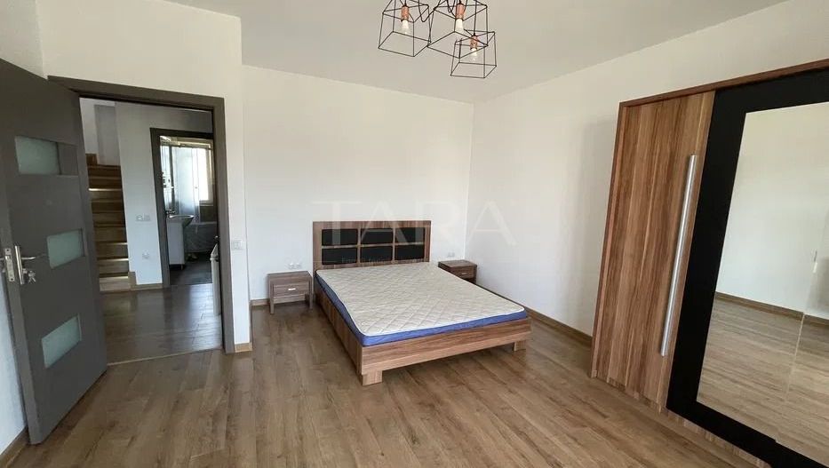 Apartament cu 4 camere de vanzare in Europa - Poză 3