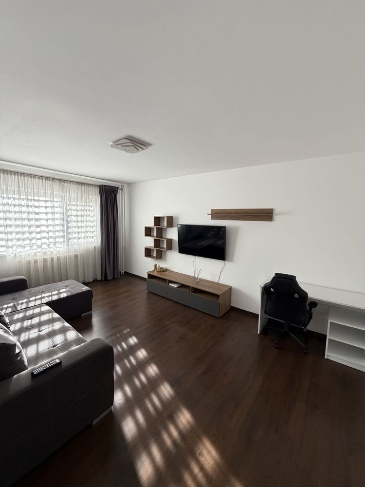 Apartament 2 camere Decomandat cartier 1 Mai - Poză 1