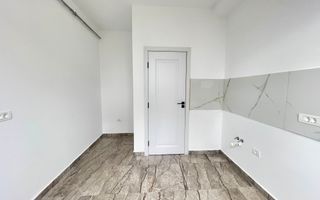 2 camere | Curte 347 mp | Decomandat | Parcare - Poză 9