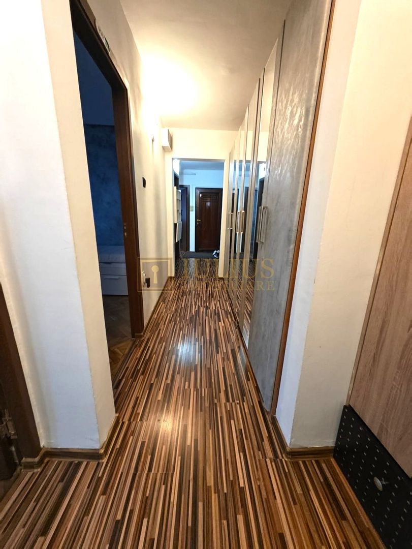 Apartament cu 3 camere in zona Lunei - Poză 3