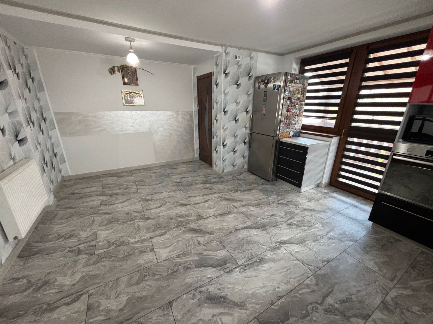 Casa la cheie 5 camere 250 mp curte libera 4 bai P+1+M Arhitectilor - Poză 19