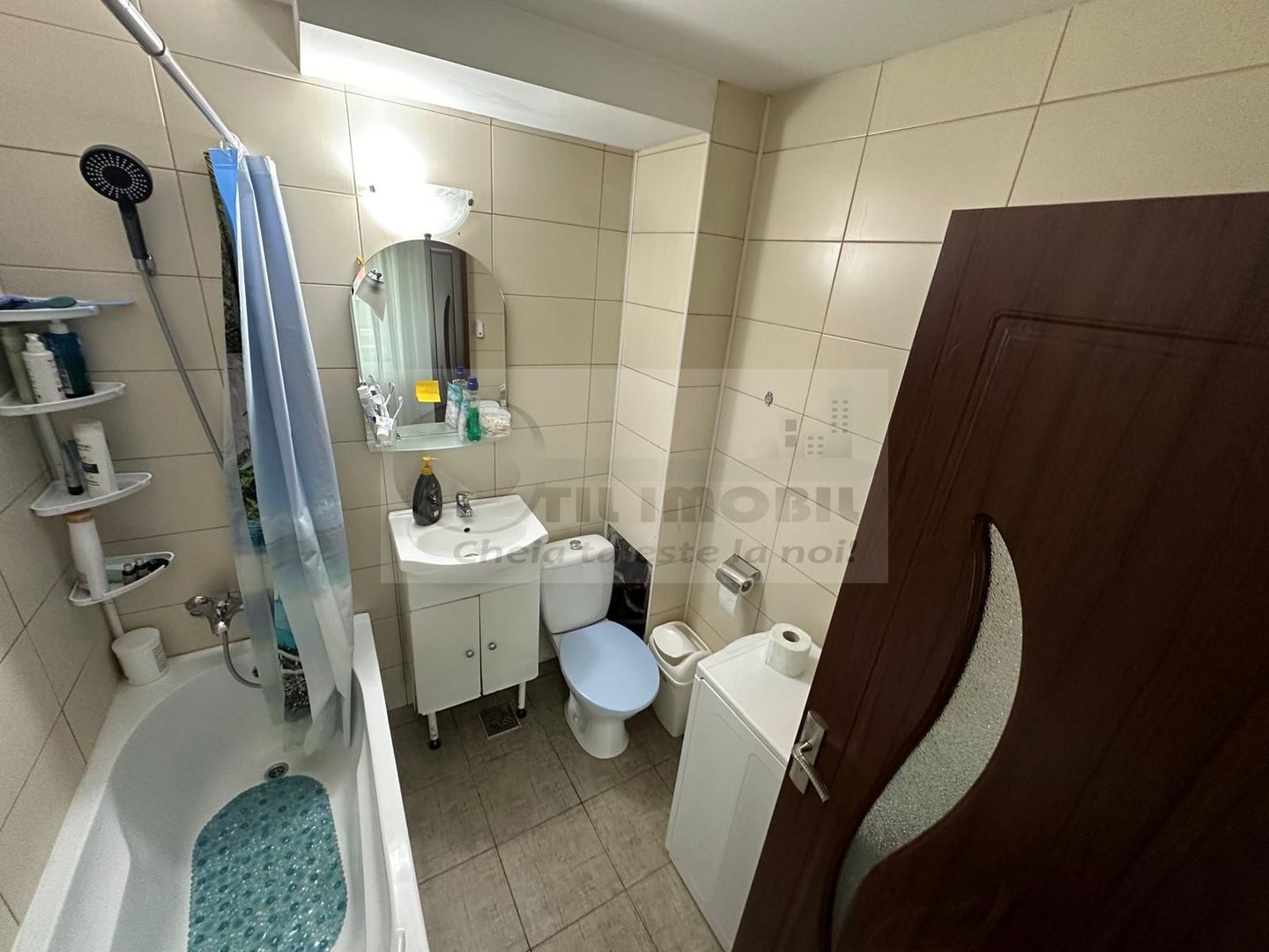 Apartament cu 2 camere, decomandat, 73 mp , etaj 1, zona Podu de Fier - Poză 5