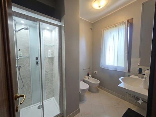 Vanzare apartament 3 camere, bloc nou in Mamaia, vedere lac, aproape plaja - Poză 7