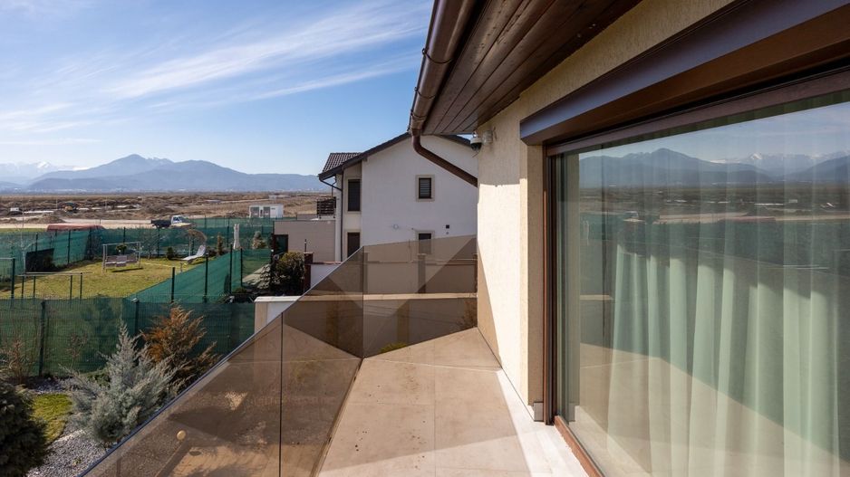 Casa 6 dormitoare+4 bai -1500 mp teren-Sacele - Poză 35