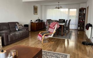 Casă spațioasă într-o zonă cu priveliște deosebită, Dambul Rotund - Poză 1