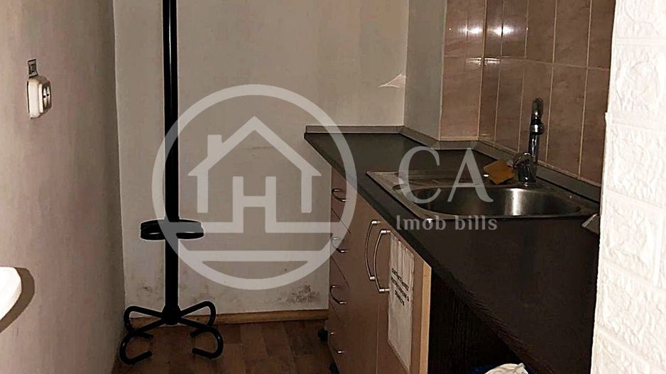 Spatiu comercial de inchiriat cu 5 camere pe Republicii, Oradea - Poză 9