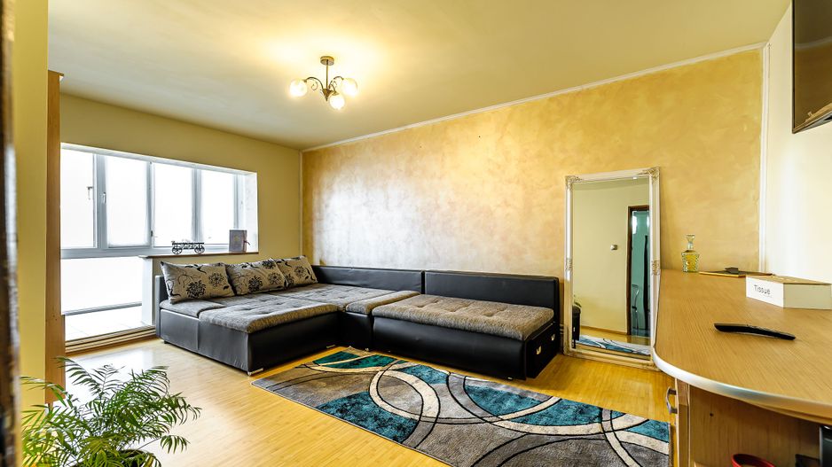 Apartament cu 3 camere decomandat la etajul 3 - Poză 2