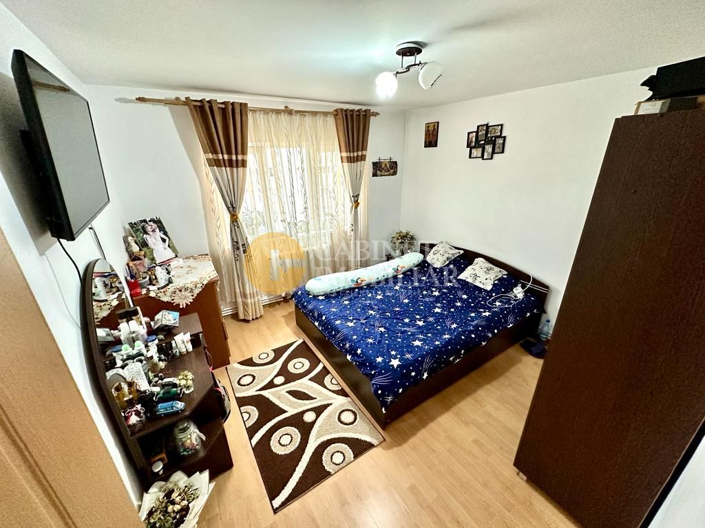 Apartament cu 3 Camere decomandat - Zona Rond Vechi - Bloc 1984 - Poză 5