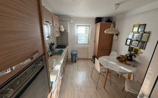 Etaj 2 Apartament 4 Camere Nicolina - Cug - Poză 1