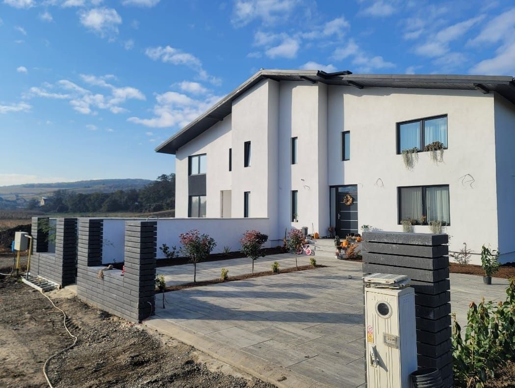 Casă nouă semifinisată cu living open space și 3 dormitoare - Poză 1