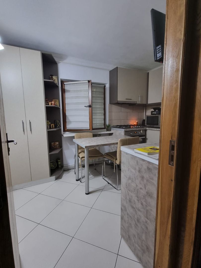 Ideal birou firma!!- Apartament 4 camere, SD, 81mp, Nicolina2 - Poză 2